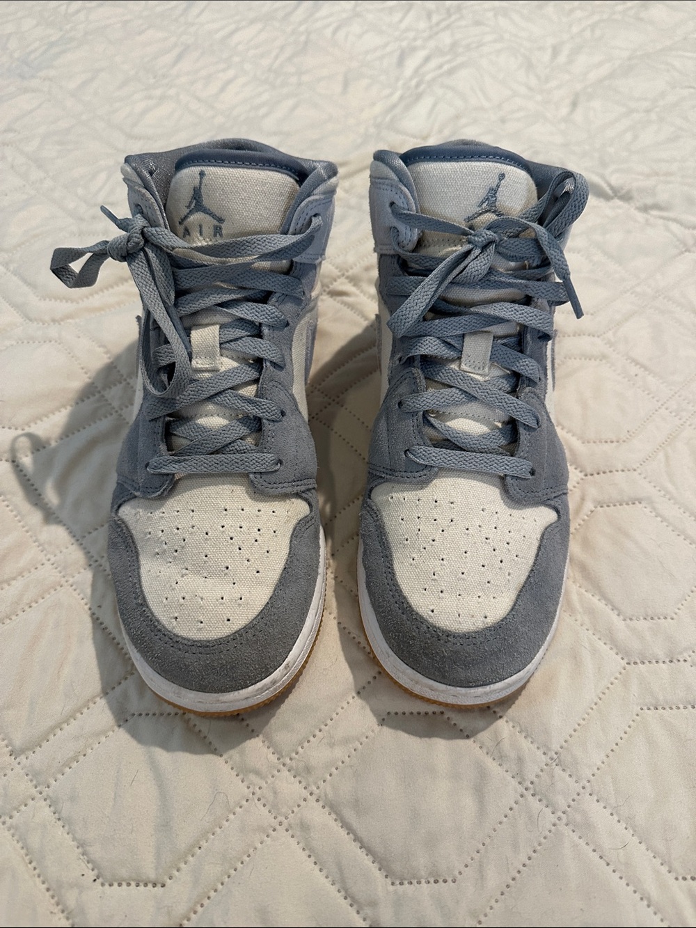 Jordan Men's Athletic Shoes in Light Gray and White